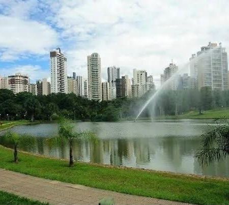 Gyn Temporada! Flat Proximo Ao Parque Vaca Brava! Daire Goiânia Dış mekan fotoğraf