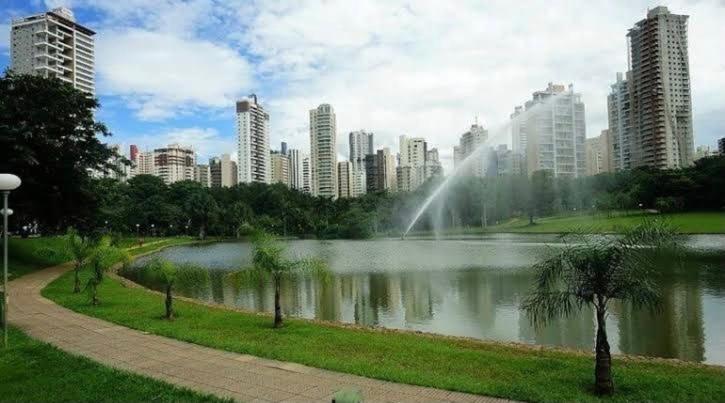 Gyn Temporada! Flat Proximo Ao Parque Vaca Brava! Daire Goiânia Dış mekan fotoğraf